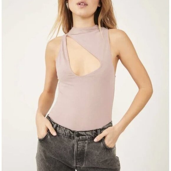 NWT Intimately Free People Keep it Going Bodysuit in Coral Mist Sz. M - Picture 1 of 7